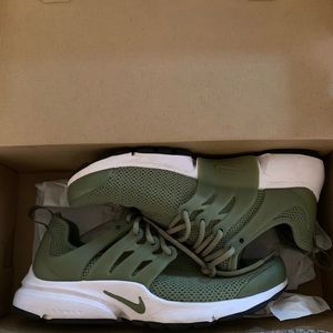 womens olive green nike presto